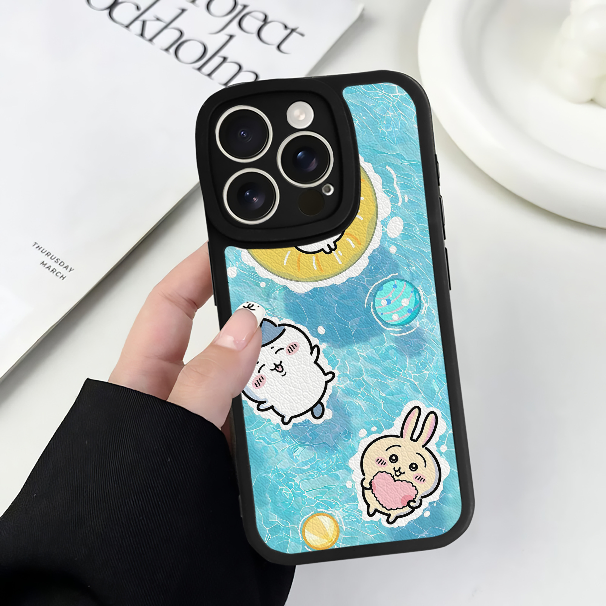 （画像用） ちいかわ Chii-kawa 【iPhone 16シリーズ対応】シリコンスマホケース（レザー調） 材質：シリコン